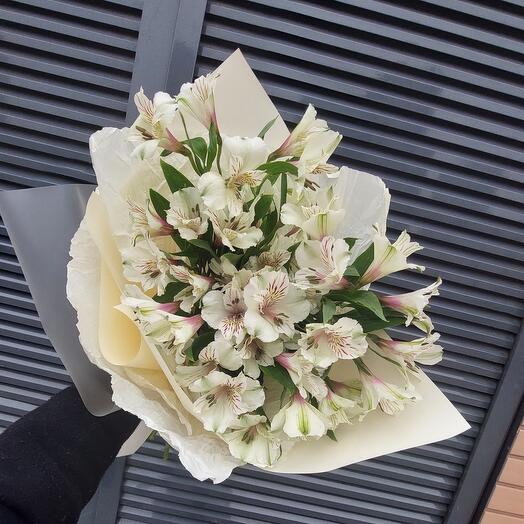 Mono bouquet of alstroemeria