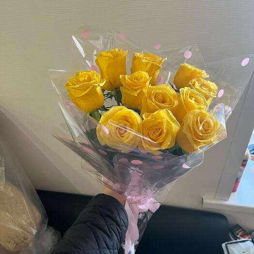 Bouquet of yellow roses