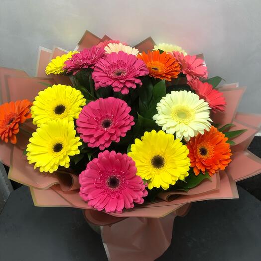 Bouquet of 17 gerberas