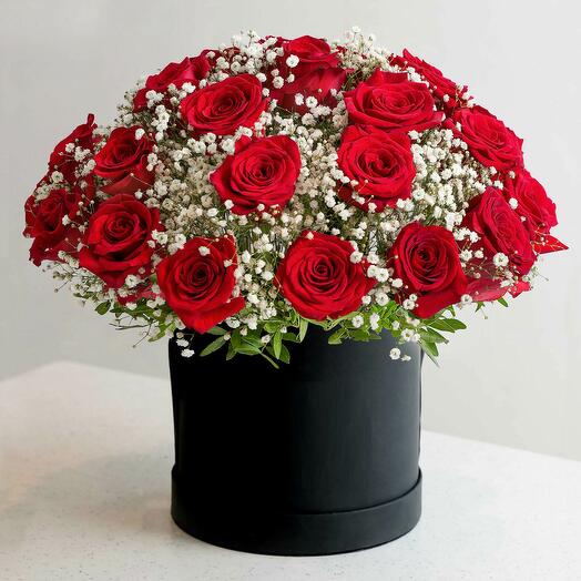 35 Red Roses Hat Box