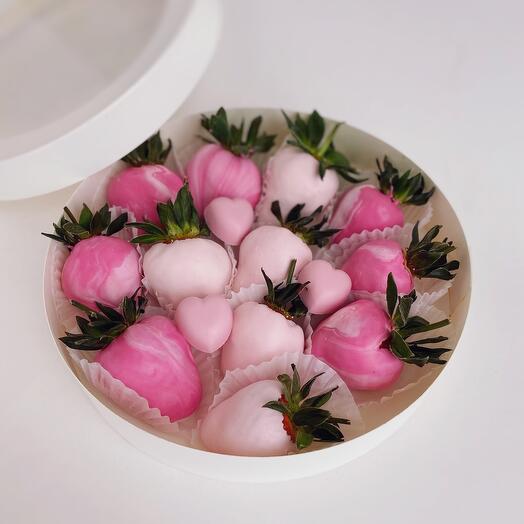 A dozen Strawberries in white chocolate with Hearts 🤍 Sugar-free 450 grams