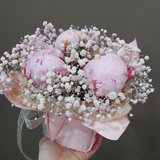 Peonías con gypsophila 🕊