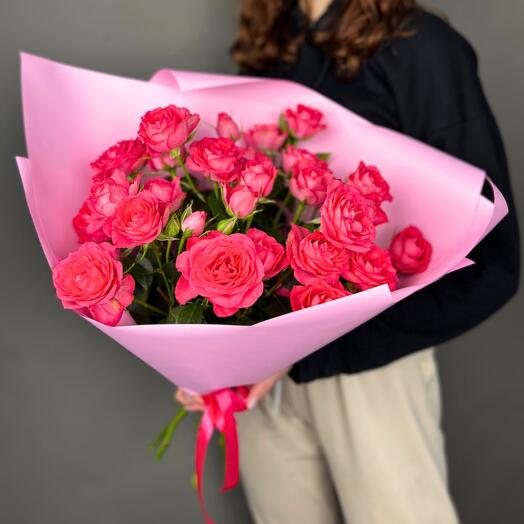 Монобукет 7 малиновых  кустовых роз