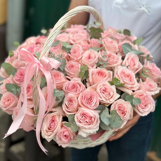 Роза Pink O Hara в корзине