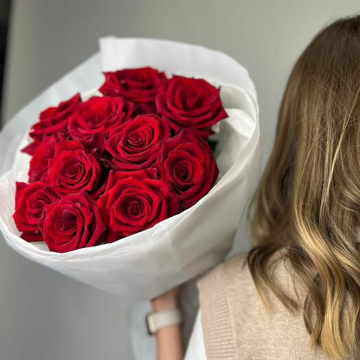 Bouquet of 11 red roses Explorer