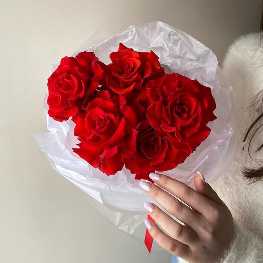 Моно букет из алой розы 🌹