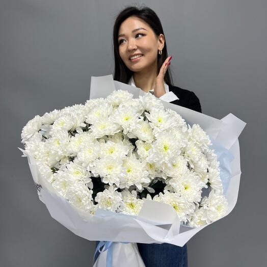 Пышный букет хризантем