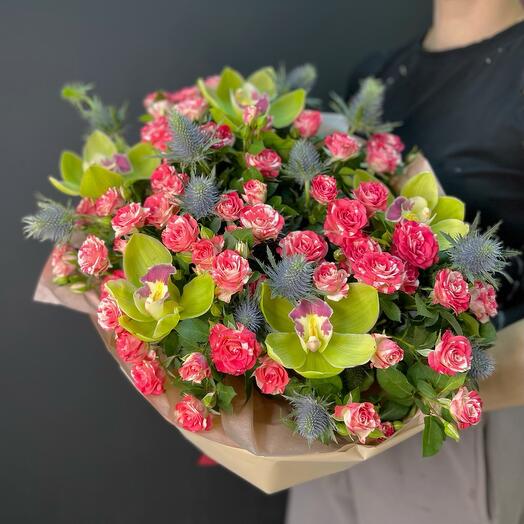Совершенство М. Букет из кустовых роз и орхидей