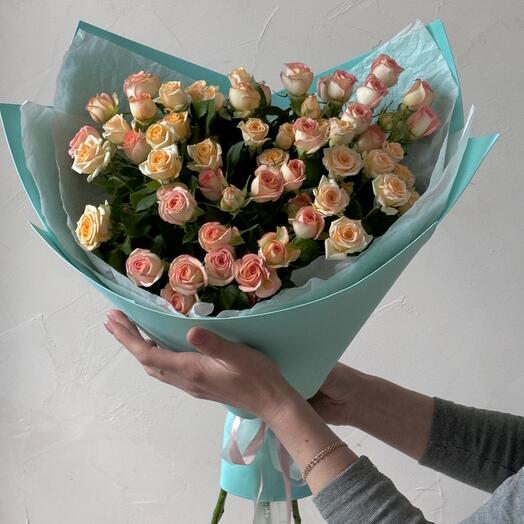 Букет из 9 кустовых роз Эквадор