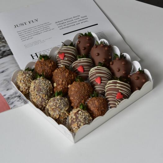 Chocolate-covered strawberries (16-20 pcs)