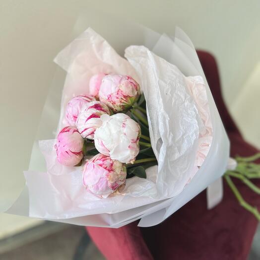 Bouquet of 7 peonies
