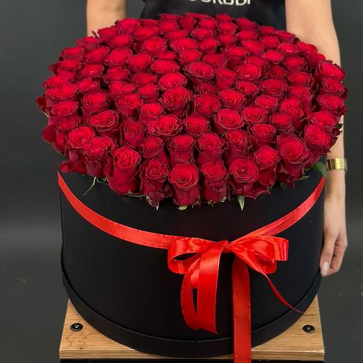 101 Роза в шляпной коробке акция