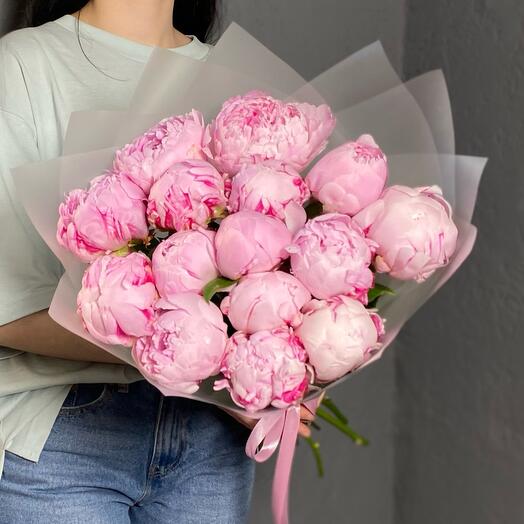 Bouquet of 15 fragrant pink peonies by Sarah Bernhardt