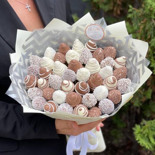 Клубника в шоколаде 700 г White choco