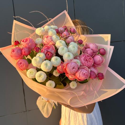 Ramo de rosas de crisantemo en forma de peonía