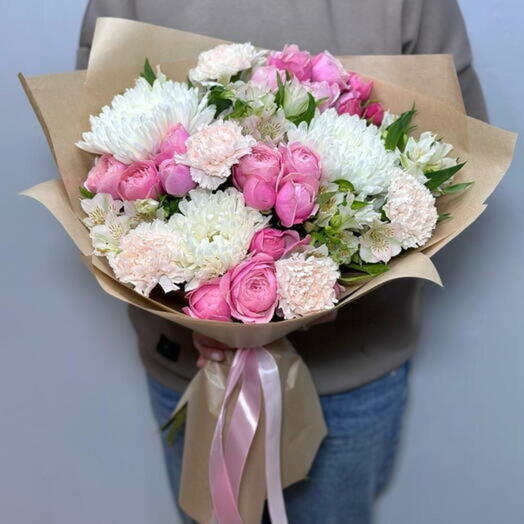 Elegant Mixed Bouquet of Pink Roses and White Chrysanthemums - 1898