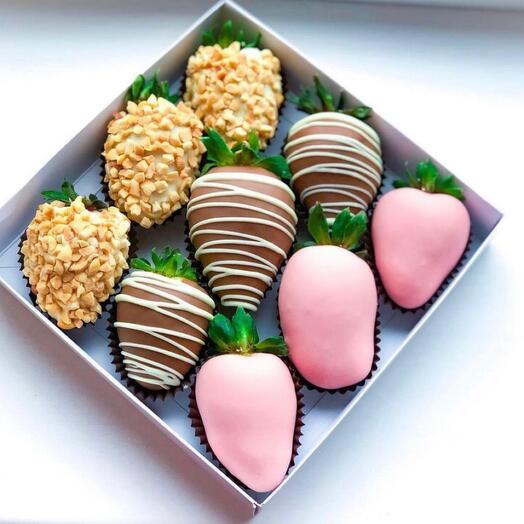 9 chocolate-covered strawberries