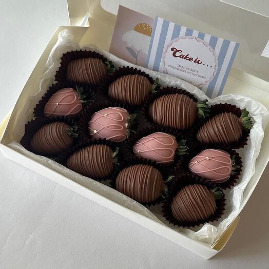 Strawberries in premium chocolate 12 pcs., клубника в шоколаде 12 шт