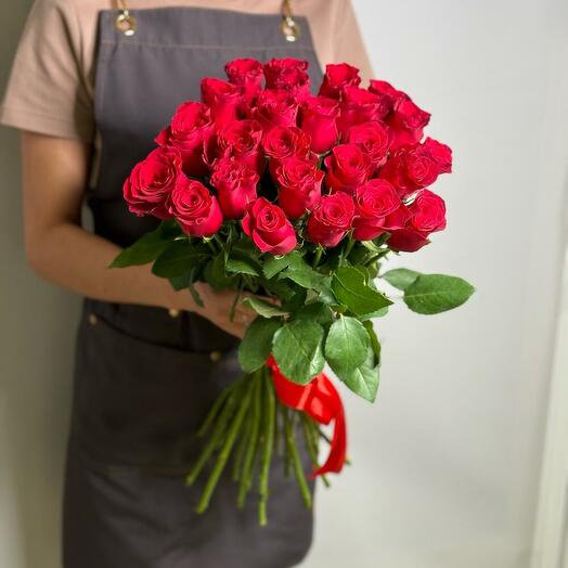 25 красных роз