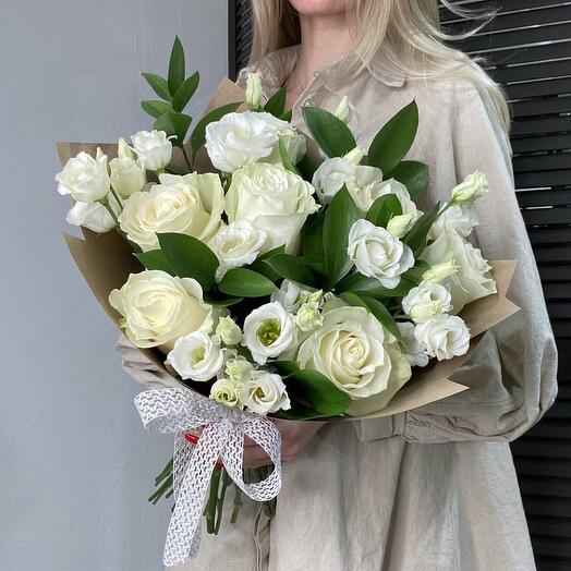 Букет эквадорских роз и эустома