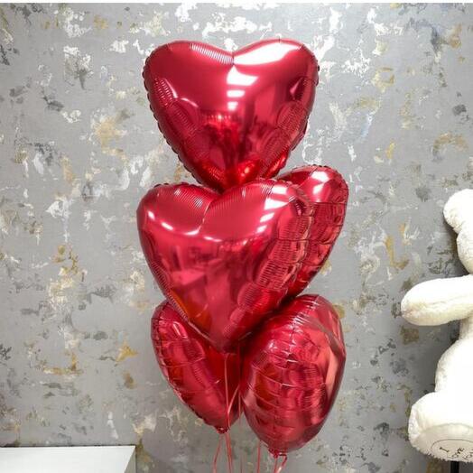 A bundle of 5 foil balls