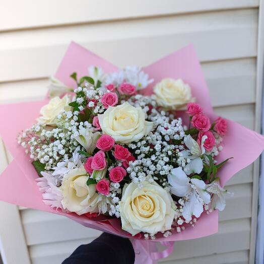 Prefabricated bouquet of roses