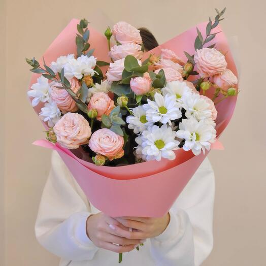Bouquet No. 45 of chrysanthemums and cabbage roses