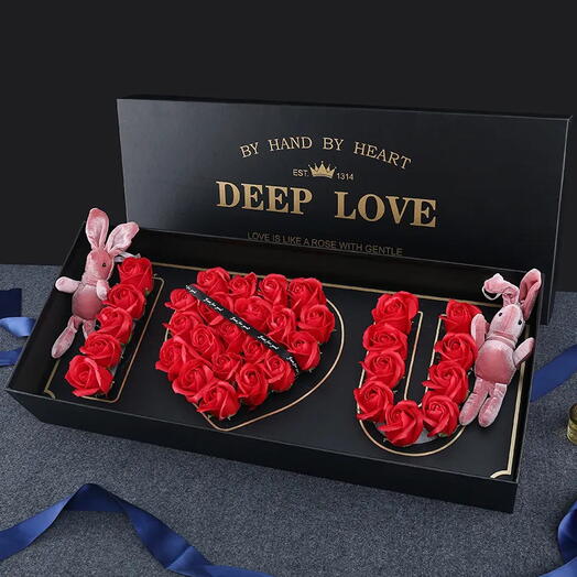 Preserved rose Flowers in a box