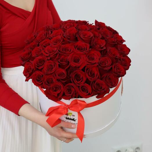 51 роза в коробке