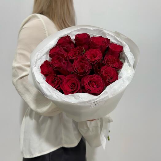 Красные розы в дизайнерском оформлении ♥️ Камелия Flowers Shop