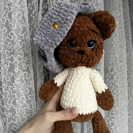 Мишка в шапке-ушанке
