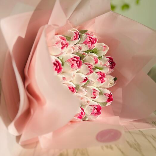 Букет зефирных тюльпанов (М) розовая упаковка