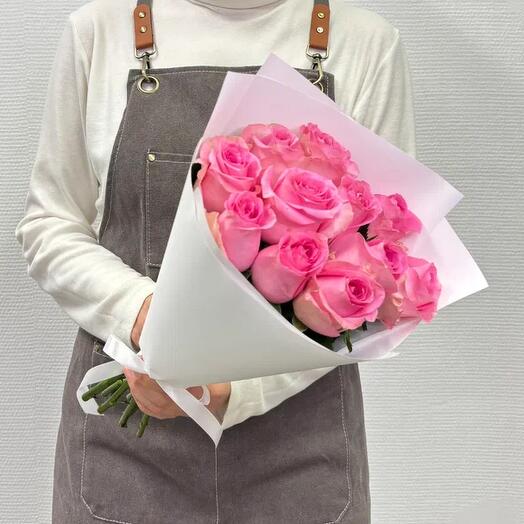 Bouquet of 11 pink roses in a white matte package