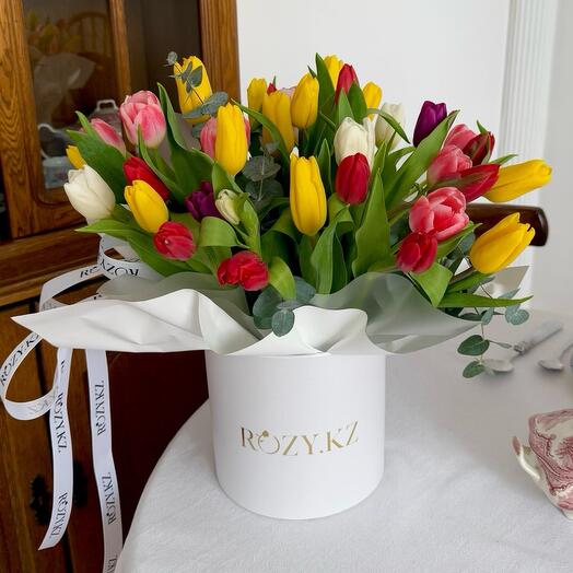 Тюльпаны в коробке М