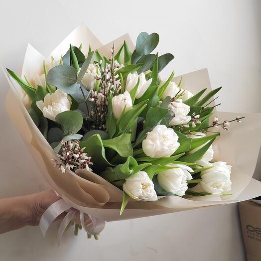 Белые тюльпаны 15 шт, пионовидные тюльпаны на 14 февраля. Для девушки