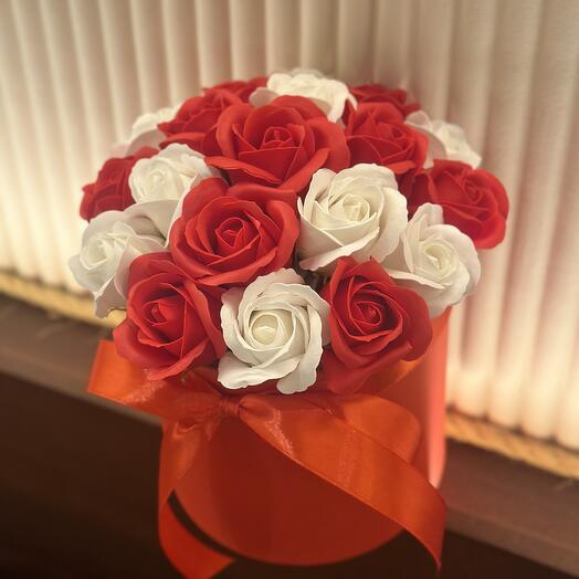 Красный букет 19 роз