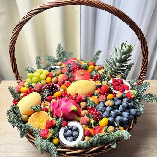 Корзинка с фруктами