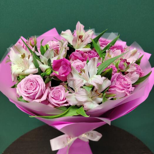 A bright bouquet of bush roses and alstroemeria