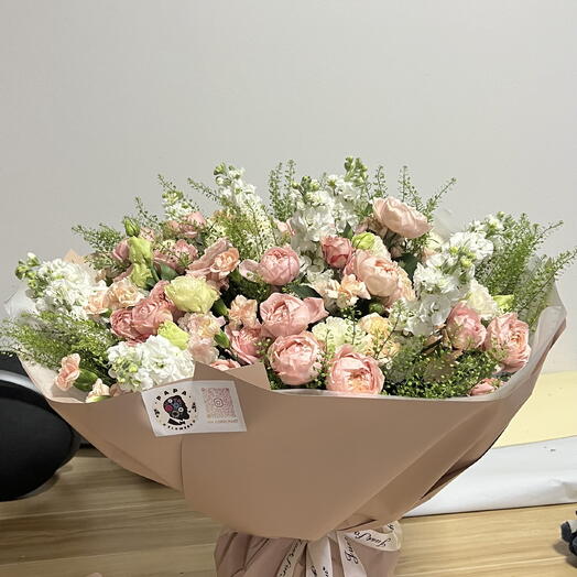 Bouquet of bush roses