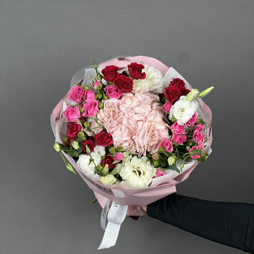 Red   Pink roses