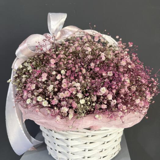 Корзина с розовой гипсофилой