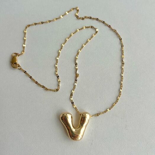 Цепочка с буквой V