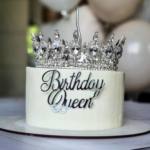 Торт с короной, топпером, свечкой