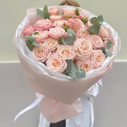 Нежная кустовая роза с ароматным эвкалиптом💗