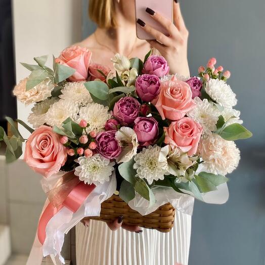 Красивая корзина с нежными цветами 😍