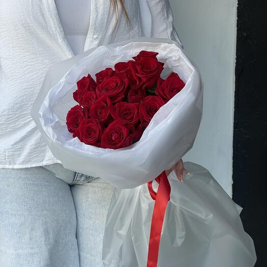 ️🌹 15 красных роз Red Naomi