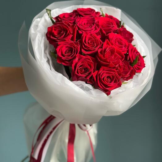 Букет красных роз акция 15 шт