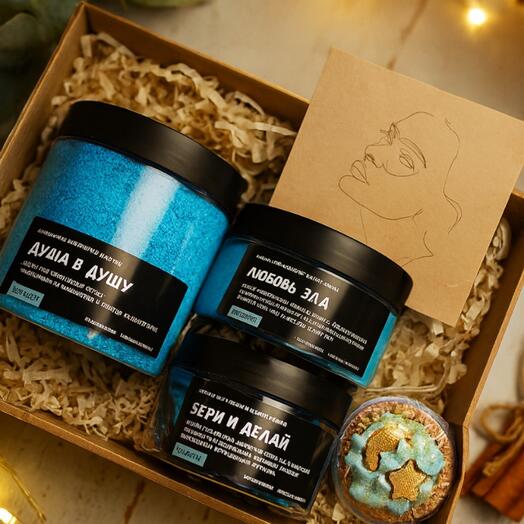 Подарочный набор для девушки с косметикой для ванны