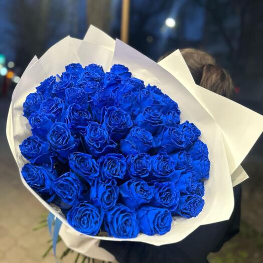 Моно из ярких синих роз