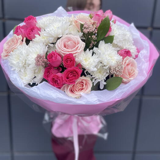 Букет сборный с розовыми цветами
